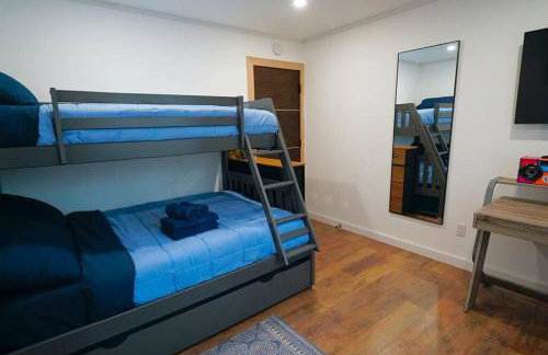 Beautiful Renovated Cozy Forest Home with Hot Tub in Crestline - Foto 27