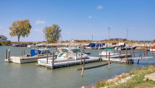 Pet-Friendly Oak Harbor Condo Walk to Lake! - Foto 3