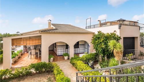 5 Bedroom Stunning Home In Roda De Berà - Foto 3