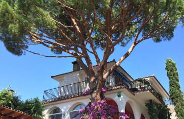 Casa familiar con piscina cerca del mar y montaña - Foto 36
