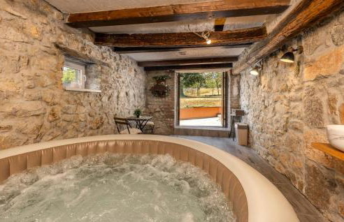 1 Bedroom Amazing Home In Ozalj - Foto 2