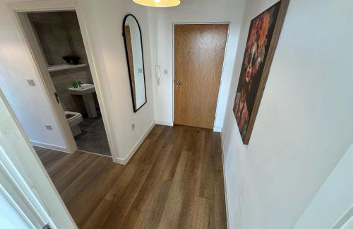 Two Bedroom City View Apartment Liverpool by StaySavvy Accommodation - Photo 59