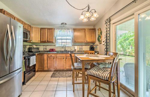 2 Mi to Beach Canal-Front Home in Hudson! - Foto 9