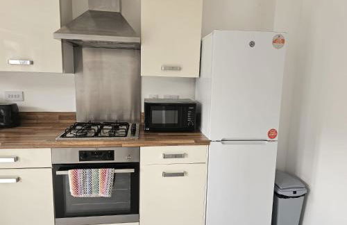 Homington House Long Stays Sleeps 7 Free Parking - Foto 10