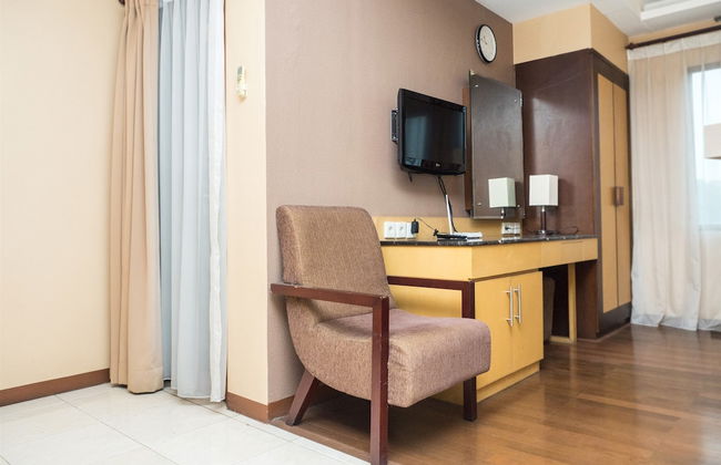 Spacious Studio Room at Grand Setiabudi Apartment - Photo 17