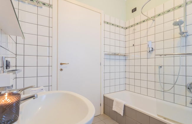 On the Lake - Private Garden Parking - Foto 35