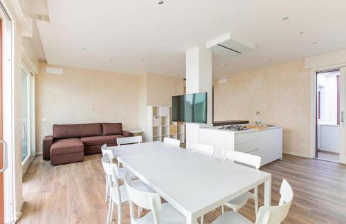 Beachfront Penthouse with private parking - Foto 37