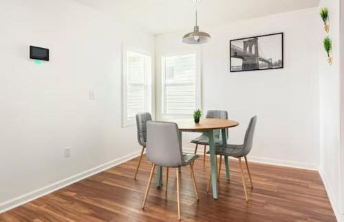 A Place to Escape 5 minutes from Downtown Newly Renovated - Foto 17