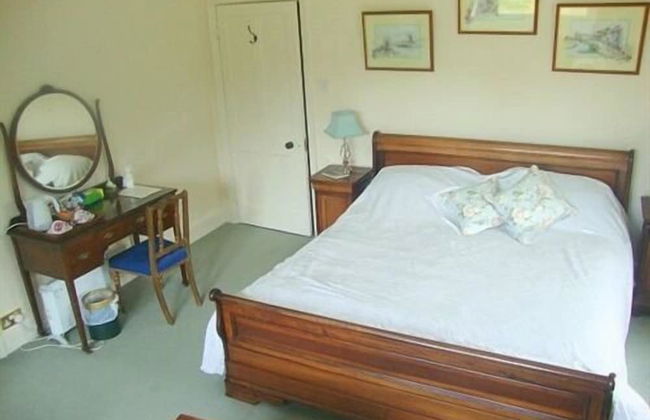 Burcombe Manor - Photo 4