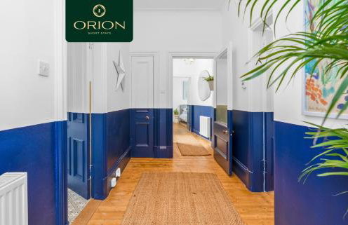 ORION SHORT STAYS is a Renewable Energy Specialist accommodation Provider based in Dundee, We have many properties available for large groups, ASK us for more details and for Custom Quotes, Many properties close to the PORTs and for Large Teams of 100 - Foto 38