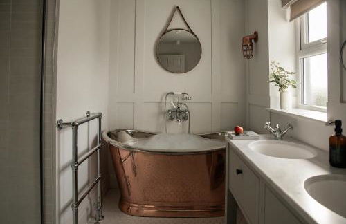 Luxurious Manor House with Sea Views - Sleeps 10 - Photo 8