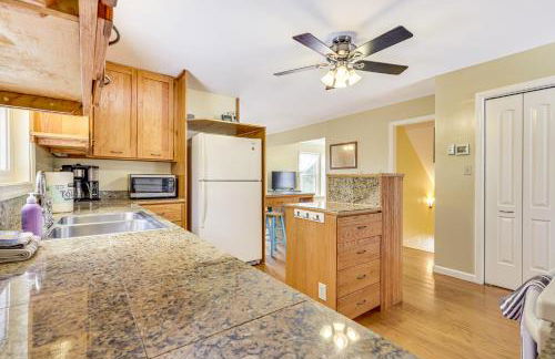 Family Home with Game Room and Decks in Etlan! - Foto 10