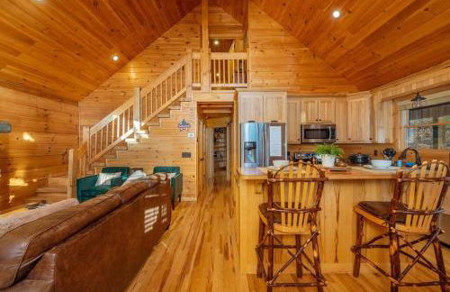 Fully Stocked Cabin Retreat w/ Game Room & Pond! - Foto 60