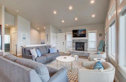 Lake-View Escape with Private Beach Resort Access! - Photo 8