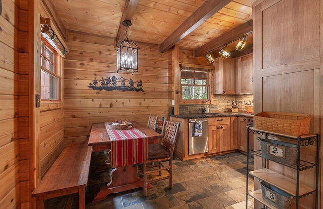 Cozy Pet Friendly Cabin in Lake Tahoe by Sierra Getaways - Foto 12