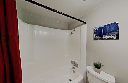 Slopeside & Spacious Home WITH Parking - Foto 19