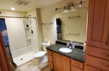Beautiful 4+ bed 3 bath Condo 20 minutes to Madison - Foto 8