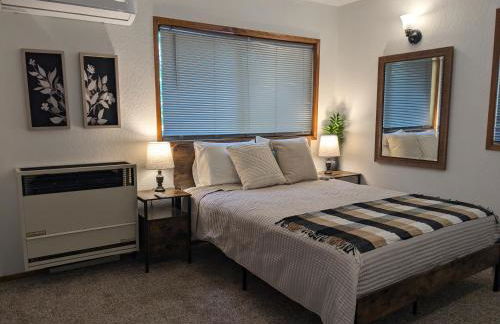 Bulldog Den - Photo 9