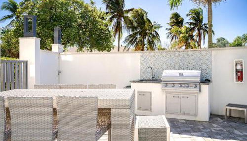 Modern Two Bedroom Suite with 2 King Beds Pool and Steps from the Beach - Foto 4