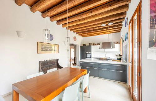 Beautiful Villa With Garden and Private Parking! - Foto 4