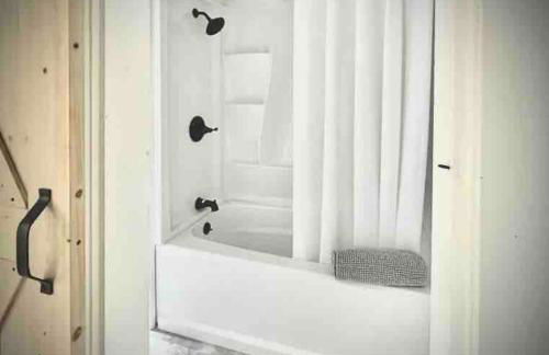 renovatedhot tublake accesspedal boatcozychic - Foto 19