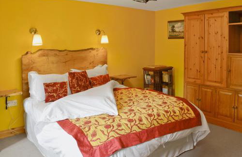 Tucked Away - Photo 5