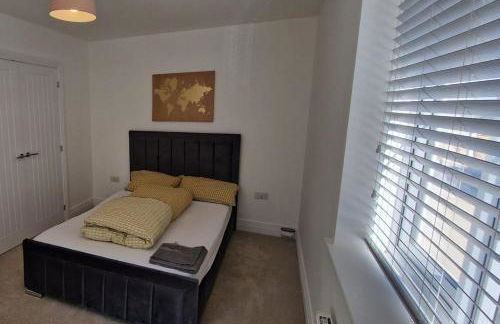 Peterborough - House - Sleeps 8 - Parking - Garden - Foto 12