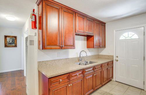 5 Mi to Coast Centrally Located Long Beach Home! - Photo 9