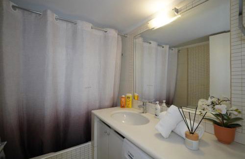 Garden Apartment next to the Mall -Private Parking - Photo 15