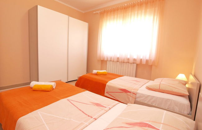 Apartment 1386 - Photo 7