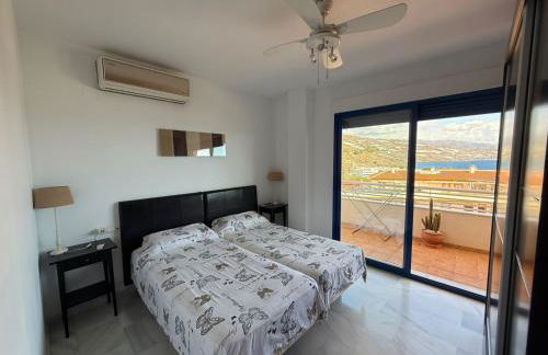 Sunny 2-bedroom apartment with sea view - Foto 23