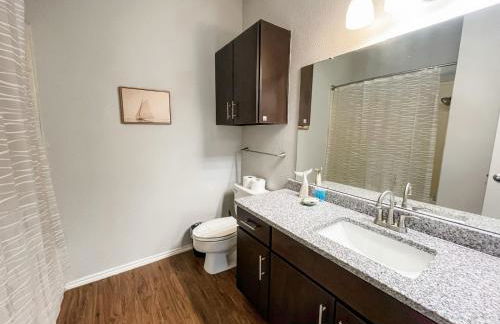 Family Retreat - Near Shopping, Dining & Beach - Foto 15