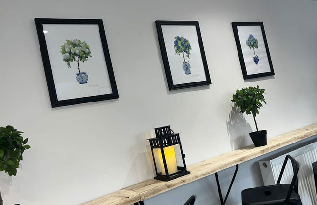 The Cheshire Gathering - Hot Tub 8 Bedroom - Photo 38