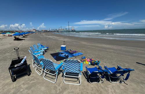 Family & Pet-Friendly - Walk to Beach & Pier - Foto 5