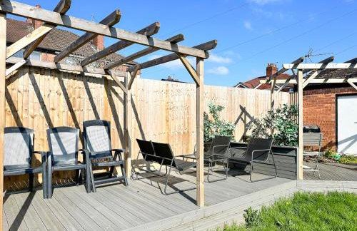5BR Manchester Home Jacuzzi, Garden & Parking - Foto 4