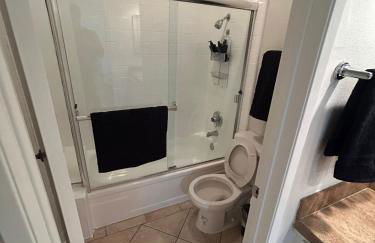 Beverly Hills Midle City 1 br Apt with Parking 202 - Photo 16