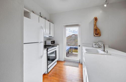 Beachfront Retreat with Ocean Views - Foto 13