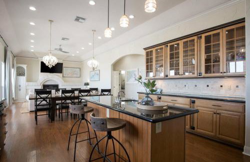 Beach Front Cottage with Beautiful Ocean Views! - Foto 13