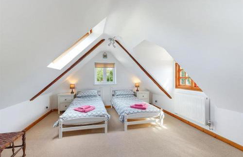 Riverside Cottage with balcony and fishing jetty - Foto 20