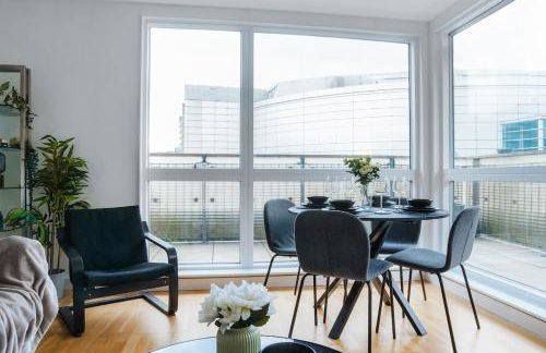 Chic 2BR City Centre Balcony Near Victoria St - Foto 17