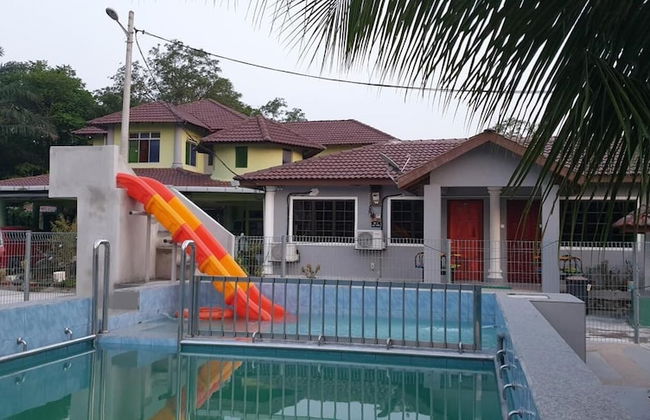 Mri Homestay Sg Buloh - 3 Br House Ground Floor With Centralised Private Pool - Foto 11