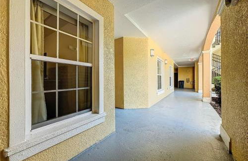 Spacious 3 Bed 3 Bath Luxury Condo 5 min from Disney - Photo 20