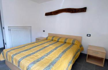 Independent Stone House with Lake View - Photo 14