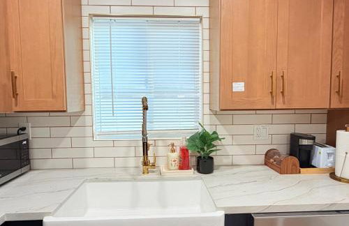 Minutes to ONT Airport And Entire Home With Billiards - Foto 66