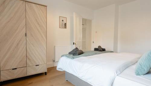 4-Bedroom Coastal Getaway in Pembroke Dock - Foto 3