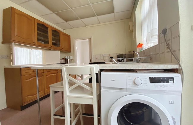 Bright and Spacious 4 Bedroom Home - Foto 18