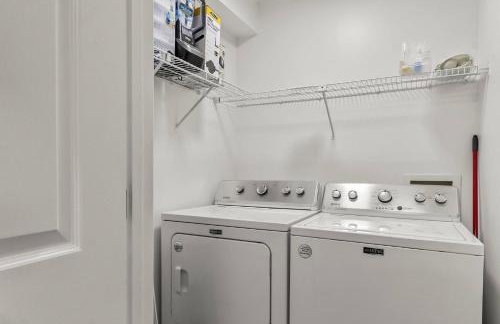 Day Dreamer minutes to Stadium with Fire pit and Parking - Foto 35