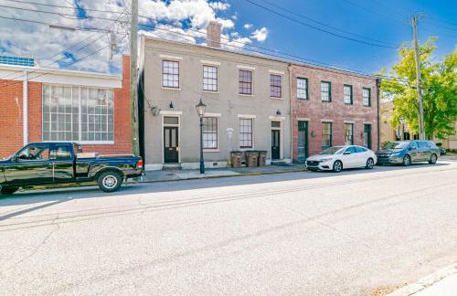 Newly Renovated Downtown Apartment in the Historic District, Quiet Street! - Photo 15
