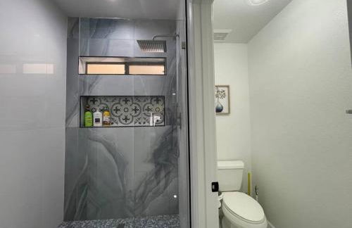 Gorgeous Abode 3 Bedrooms Hide-out in Mesa - Photo 49