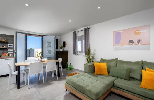 Antonakis Villa Secret Pool & Hot Tub Hideaway - Photo 24